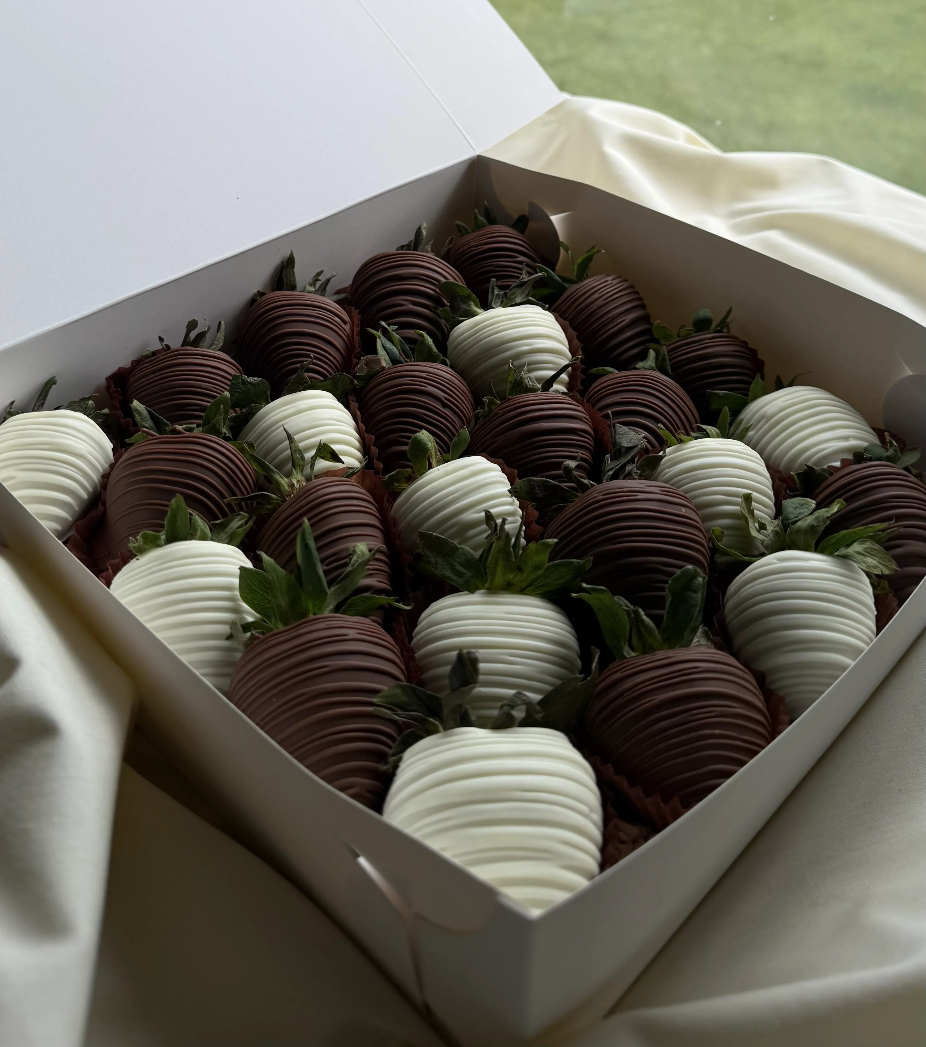 Dedcadent Chocolate Covered Strawberries